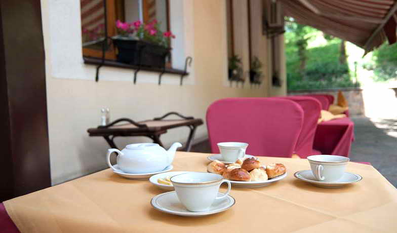 Чай на террасе Отель Джинтама